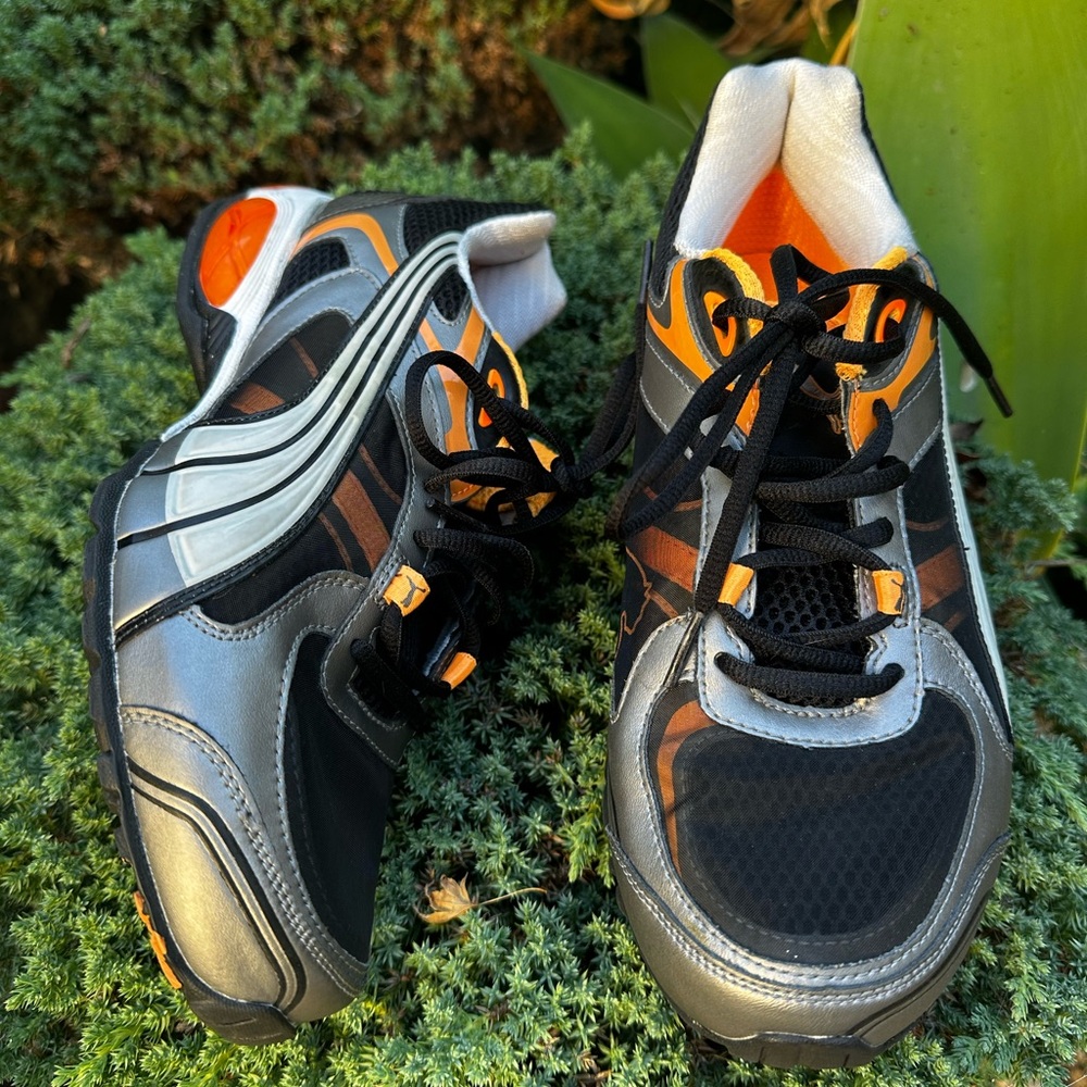 NWOT: Puma Cell Black Sliver with Orange Highlights Running Shoes